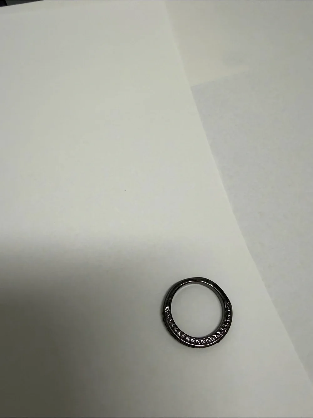 Black Stone Accent Circular Wearable Ring - Black